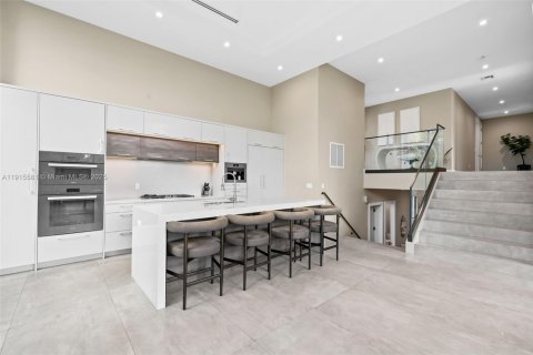 Casa en venta en Fort Lauderdale, Florida, 4 dormitorios, 267.47 m2 № 2016186 - foto 16