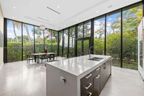 Casa en venta en Fort Lauderdale, Florida, 4 dormitorios, 267.47 m2 № 2016186 - foto 11