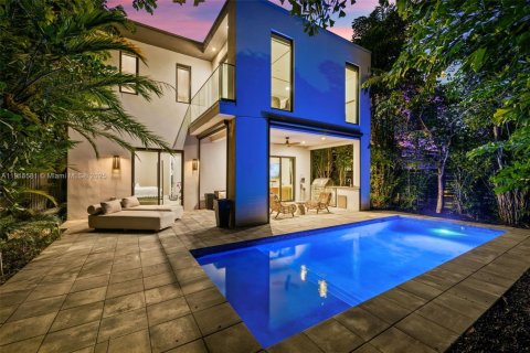 Casa en venta en Fort Lauderdale, Florida, 4 dormitorios, 267.47 m2 № 2016186 - foto 6