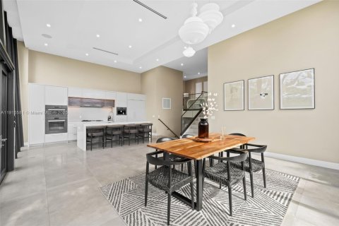 Casa en venta en Fort Lauderdale, Florida, 4 dormitorios, 267.47 m2 № 2016186 - foto 14