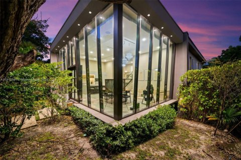 Casa en Fort Lauderdale, Florida 4 dormitorios, 267.47 m2 № 2016186