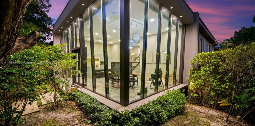 Casa en Fort Lauderdale, Florida 4 dormitorios, 267.47 m2 № 2016186