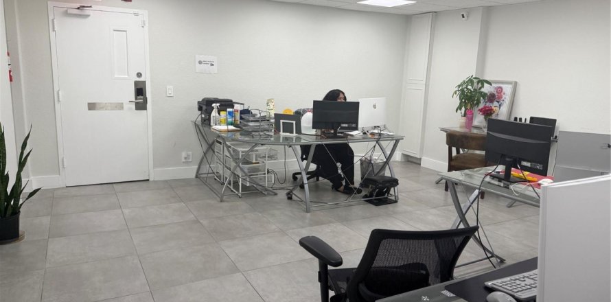 Immobilier commercial à Fort Lauderdale, Floride № 2268244