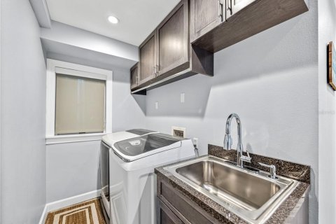 Casa en alquiler en Treasure Island, Florida, 3 dormitorios, 168.8 m2 № 1535055 - foto 19