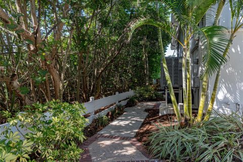Casa en alquiler en Treasure Island, Florida, 3 dormitorios, 168.8 m2 № 1535055 - foto 10
