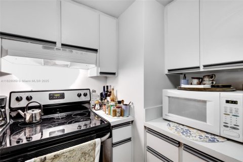 Condominio en venta en Miami, Florida, 1 dormitorio, 55.74 m2 № 1960998 - foto 7