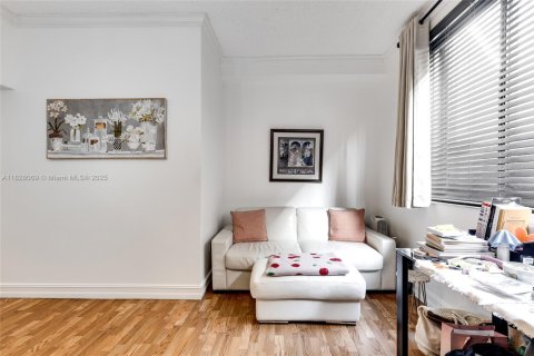 Condominio en venta en Miami, Florida, 1 dormitorio, 55.74 m2 № 1960998 - foto 2