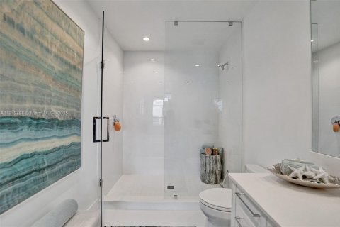 Купить кондоминиум в Форт-Лодердейл, Флорида 3 спальни, 246.93м2, № 1966868 - фото 27