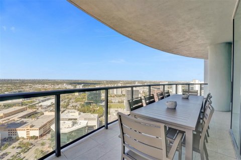 Купить кондоминиум в Форт-Лодердейл, Флорида 3 спальни, 246.93м2, № 1966868 - фото 16