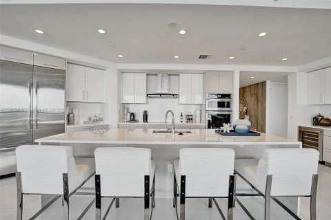 Купить кондоминиум в Форт-Лодердейл, Флорида 3 спальни, 246.93м2, № 1966868 - фото 10