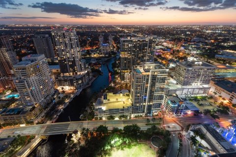 Купить кондоминиум в Форт-Лодердейл, Флорида 3 спальни, 246.93м2, № 1966868 - фото 30