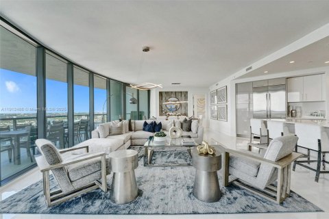 Купить кондоминиум в Форт-Лодердейл, Флорида 3 спальни, 246.93м2, № 1966868 - фото 5