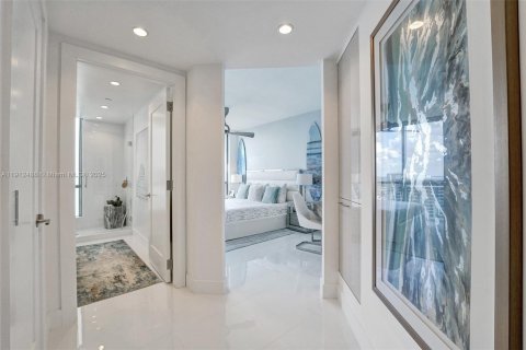 Купить кондоминиум в Форт-Лодердейл, Флорида 3 спальни, 246.93м2, № 1966868 - фото 23