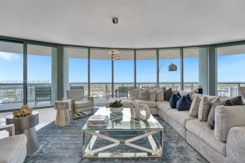 Купить кондоминиум в Форт-Лодердейл, Флорида 3 спальни, 246.93м2, № 1966868 - фото 6