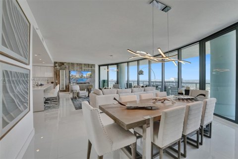 Купить кондоминиум в Форт-Лодердейл, Флорида 3 спальни, 246.93м2, № 1966868 - фото 12