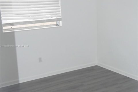 House in Miami, Florida 3 bedrooms, 125.79 sq.m. № 1749951 - photo 16
