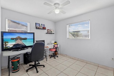 Villa ou maison à vendre à Miami, Floride: 3 chambres, 134.71 m2 № 1975867 - photo 19