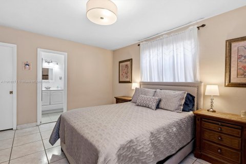 Villa ou maison à vendre à Miami, Floride: 3 chambres, 134.71 m2 № 1975867 - photo 14