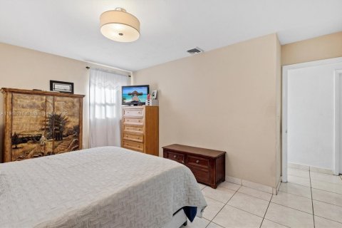 Villa ou maison à vendre à Miami, Floride: 3 chambres, 134.71 m2 № 1975867 - photo 15