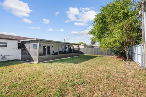 Villa ou maison à vendre à Miami, Floride: 3 chambres, 134.71 m2 № 1975867 - photo 27