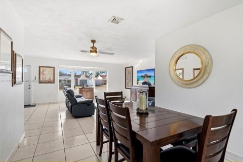 Villa ou maison à vendre à Miami, Floride: 3 chambres, 134.71 m2 № 1975867 - photo 5