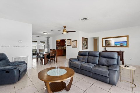 Villa ou maison à vendre à Miami, Floride: 3 chambres, 134.71 m2 № 1975867 - photo 11