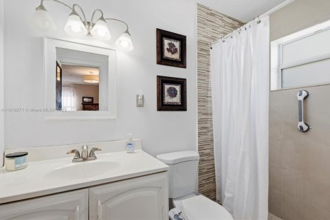 Villa ou maison à vendre à Miami, Floride: 3 chambres, 134.71 m2 № 1975867 - photo 16