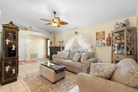 Casa en venta en Deltona, Florida, 3 dormitorios, 165.37 m2 № 1856676 - foto 6