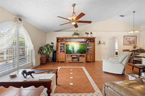 Casa en venta en Deltona, Florida, 3 dormitorios, 165.37 m2 № 1856676 - foto 20