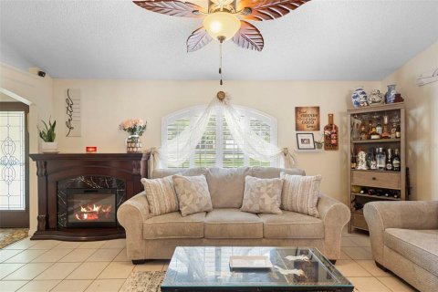 Casa en venta en Deltona, Florida, 3 dormitorios, 165.37 m2 № 1856676 - foto 8