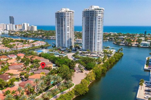 Купить виллу или дом в Авентура, Флорида 5 спален, 264.03м2, № 1934664 - фото 3