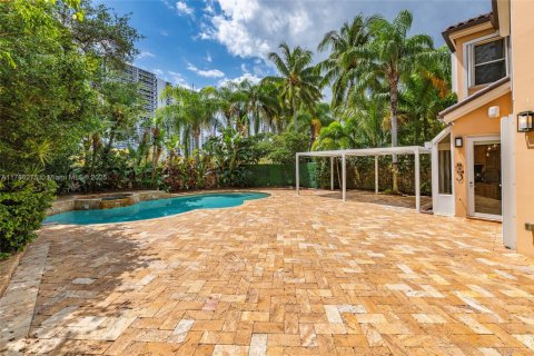 Купить виллу или дом в Авентура, Флорида 5 спален, 264.03м2, № 1934664 - фото 7