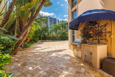 Купить виллу или дом в Авентура, Флорида 5 спален, 264.03м2, № 1934664 - фото 12