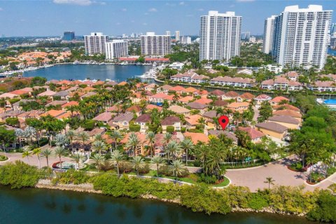 Купить виллу или дом в Авентура, Флорида 5 спален, 264.03м2, № 1934664 - фото 4