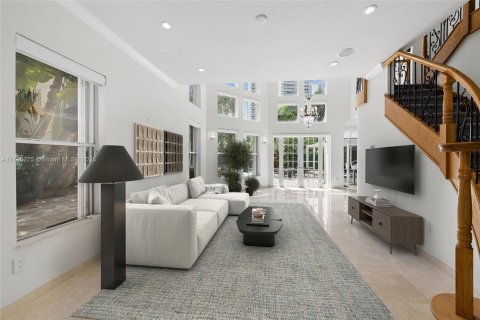 Купить виллу или дом в Авентура, Флорида 5 спален, 264.03м2, № 1934664 - фото 13