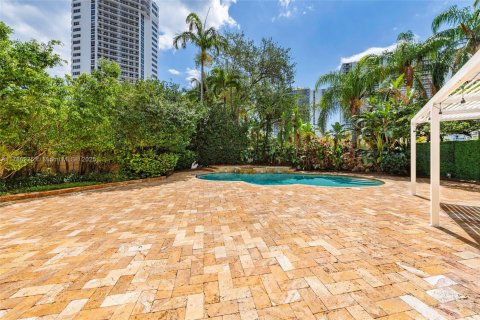 Купить виллу или дом в Авентура, Флорида 5 спален, 264.03м2, № 1934664 - фото 9