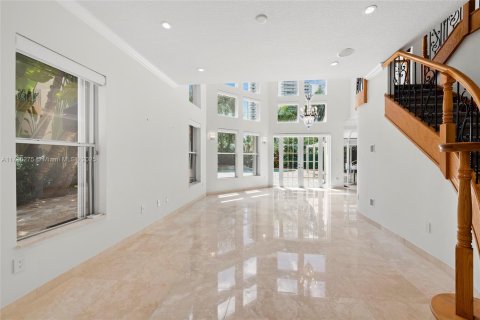 Купить виллу или дом в Авентура, Флорида 5 спален, 264.03м2, № 1934664 - фото 14