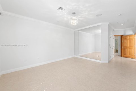 Купить виллу или дом в Авентура, Флорида 5 спален, 264.03м2, № 1934664 - фото 20