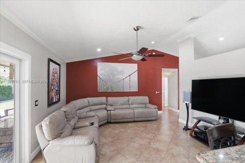 House in Davie, Florida 4 bedrooms, 213.12 sq.m. № 2034132 - photo 20