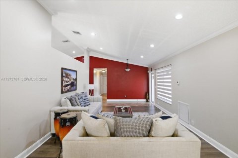 House in Davie, Florida 4 bedrooms, 213.12 sq.m. № 2034132 - photo 24