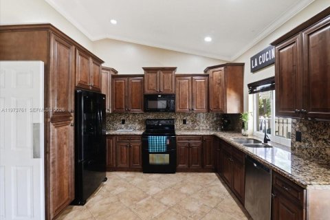 House in Davie, Florida 4 bedrooms, 213.12 sq.m. № 2034132 - photo 21