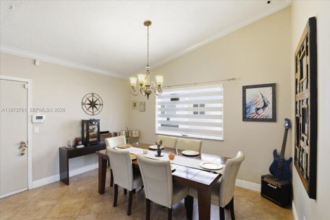 House in Davie, Florida 4 bedrooms, 213.12 sq.m. № 2034132 - photo 23