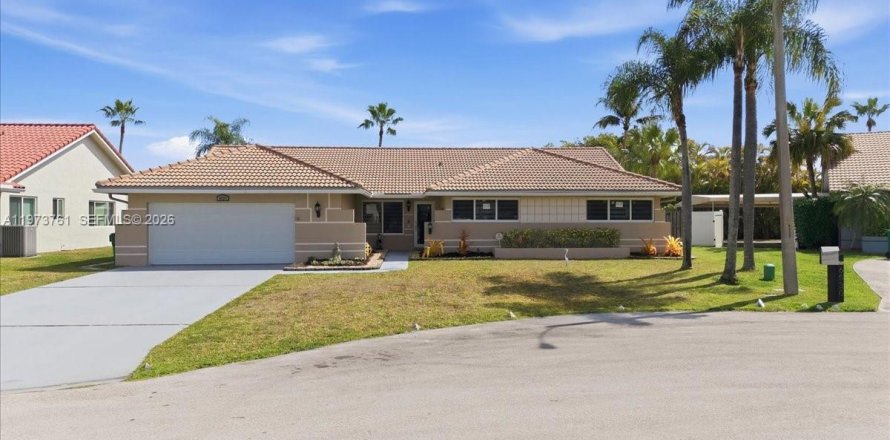 House in Davie, Florida 4 bedrooms, 213.12 sq.m. № 2034132