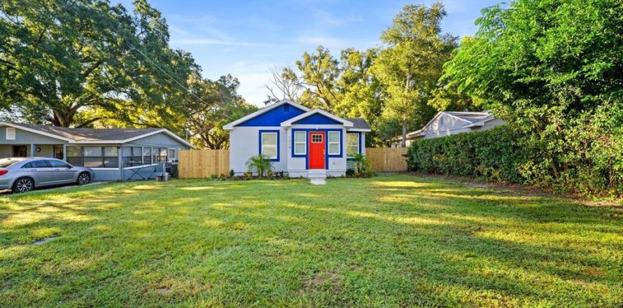 Villa ou maison à Tampa, Floride 3 chambres, 111.76 m2 № 2420292
