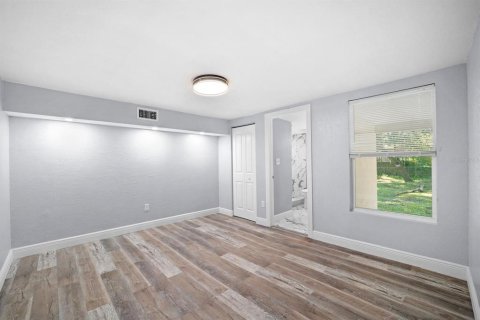 Villa ou maison à vendre à Tampa, Floride: 3 chambres, 111.76 m2 № 2420292 - photo 16