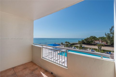 Condo in Hallandale Beach, Florida, 2 bedrooms  № 2365687