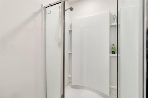 Купить таунхаус в Таварес, Флорида 9 комнат, 160.81м2, № 2116170 - фото 16