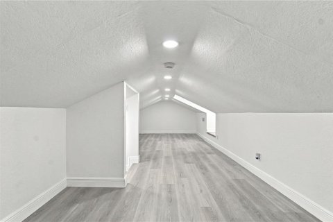 Villa ou maison à vendre à Tampa, Floride: 9 chambres, 291.99 m2 № 2401075 - photo 16