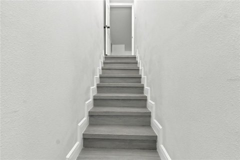 Villa ou maison à vendre à Tampa, Floride: 9 chambres, 291.99 m2 № 2401075 - photo 13
