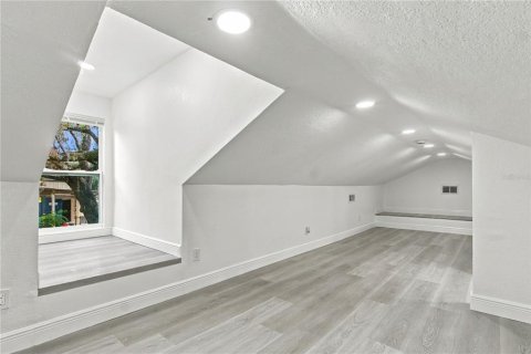 Villa ou maison à vendre à Tampa, Floride: 9 chambres, 291.99 m2 № 2401075 - photo 14